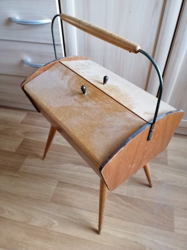 Alter nähkasten mit inhalt - alter, (