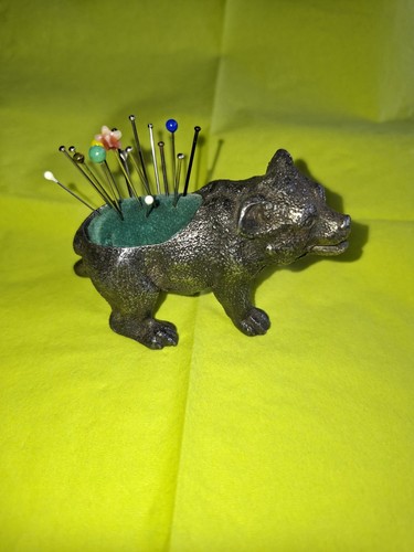 Altes nadelkissen bär - altes,