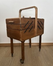 Antikes Nähkästchen aus Holz